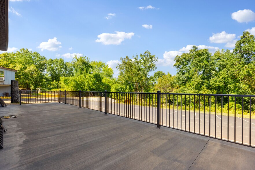 More Photos Of 2079 State Road Y, Linn Creek Restaurant For Sale