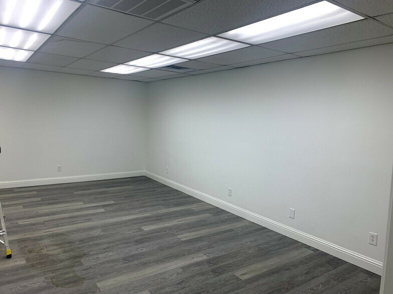 More Photos Of 441 N M St, Tulare Office For Lease