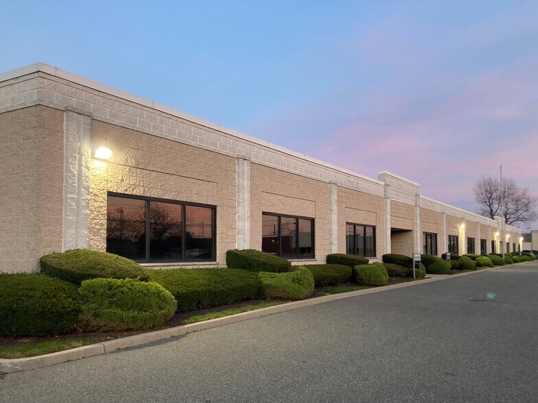 More Photos Of 5 Aerial Way, Syosset Light Manufacturing For Lease
