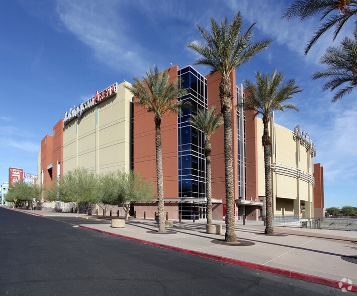 More Photos Of W Glendale Ave @ SEC Glendale Ave & Loop 101, Glendale Unknown For Lease
