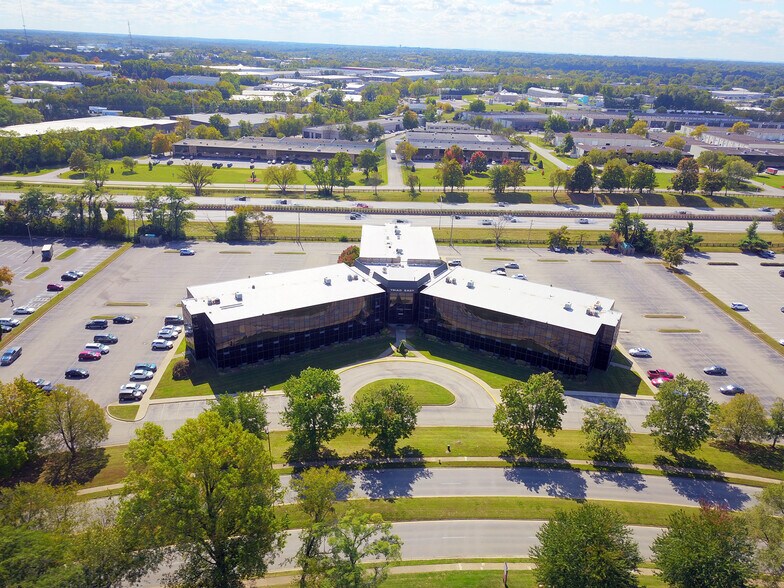 More Photos Of 10200 Linn Station Rd, Louisville Office For Lease