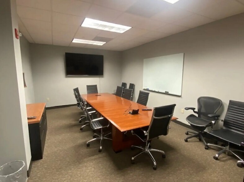 More Photos Of 235 Highlandia Dr, Baton Rouge Office For Lease