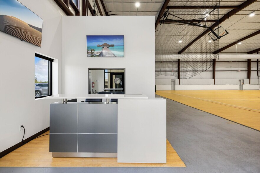 More Photos Of 3312 Schlipf Rd, Katy Sports And Entertainment For Lease