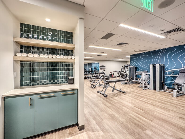 More Photos Of 10375 Park Meadows Dr, Lone Tree Office For Lease