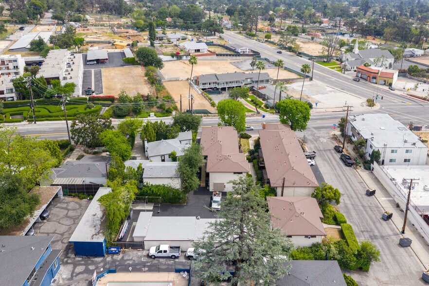 More Photos Of 2629-2643 1/2 Lake Ave, Altadena Apartments For Sale