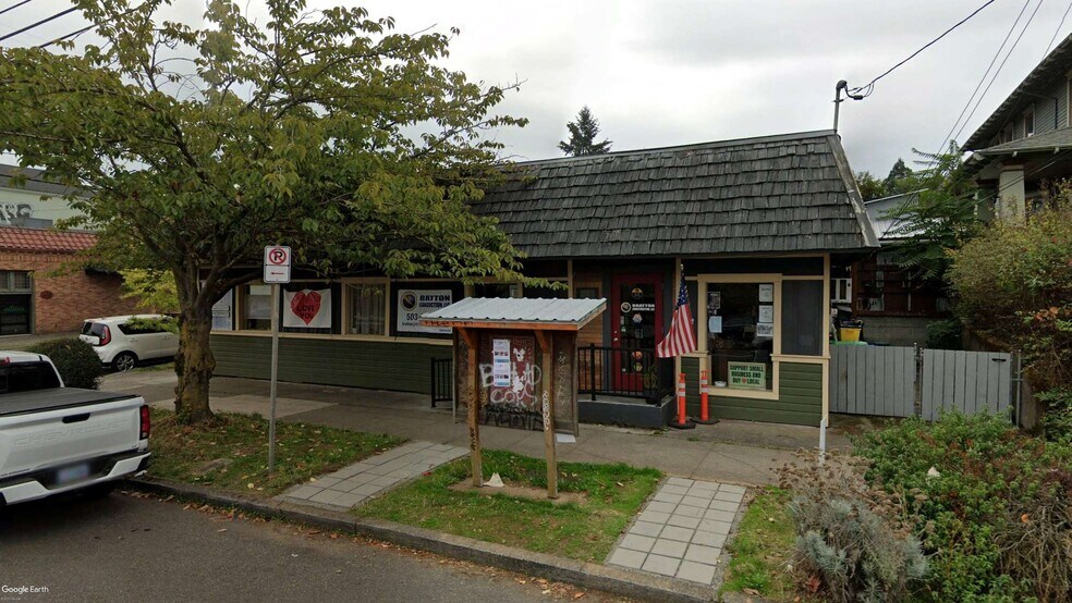 Primary Photo Of 728 NE Dekum St, Portland Restaurant For Sale