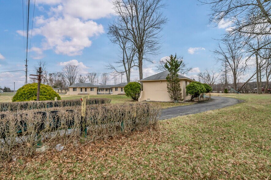 More Photos Of 44077 Oberlin Elyria Rd, Oberlin Hotel For Sale