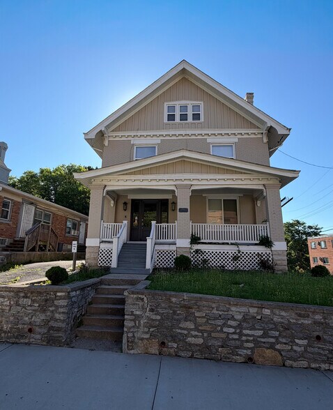 More Photos Of 2100 Auburn Ave, Cincinnati Office For Sale