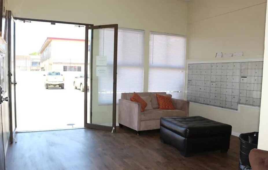 More Photos Of 14420-14432 Valerio St, Van Nuys Apartments For Sale