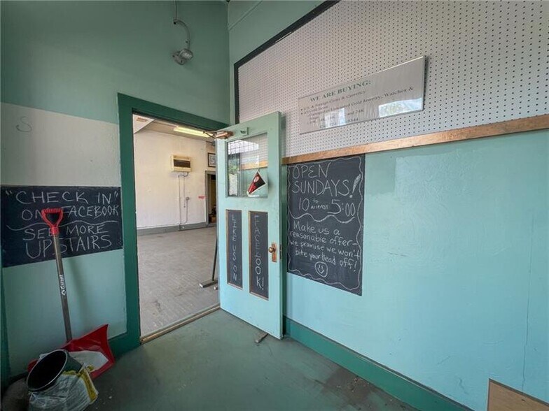 More Photos Of 119 E Wayne St, Butler Office Residential For Sale