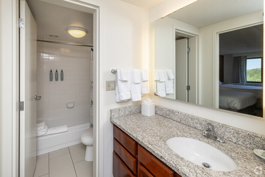 More Photos Of 3400 Edinborough Way, Edina Hotel For Sale