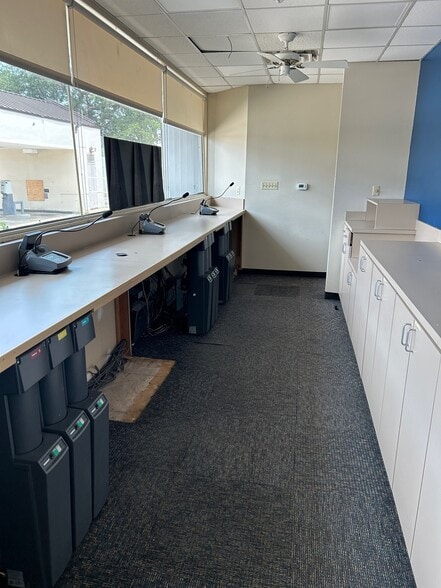More Photos Of 723 Rollingbrook Dr, Baytown Office For Sale