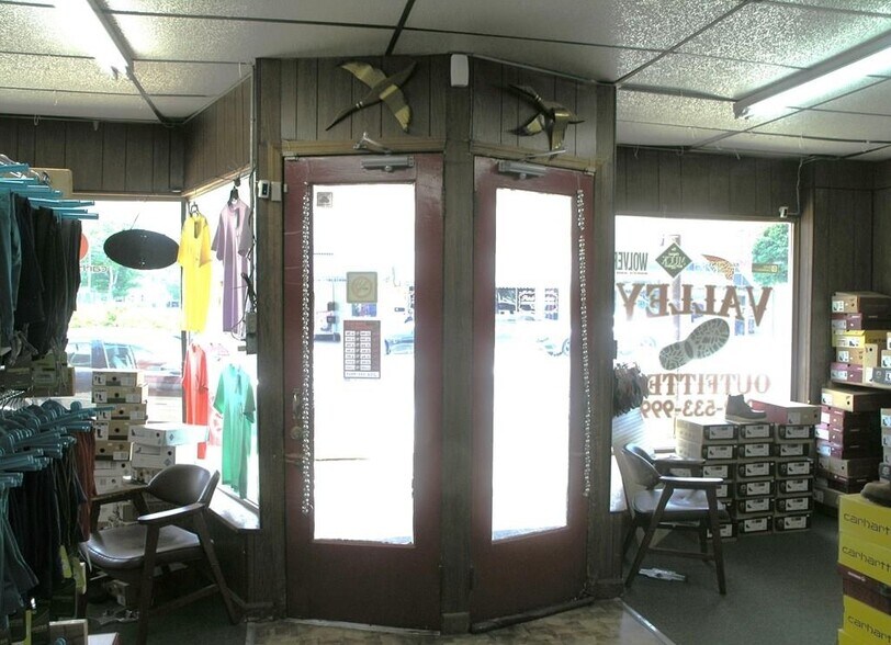 More Photos Of 923 Roanoke Ave, Roanoke Rapids Storefront For Sale