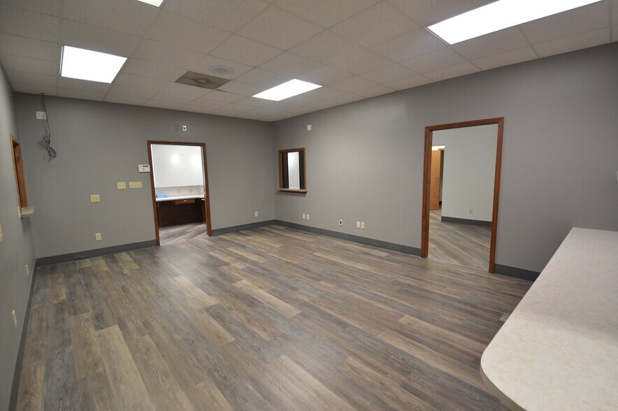More Photos Of 805 N Center St, Statesville Supermarket For Lease