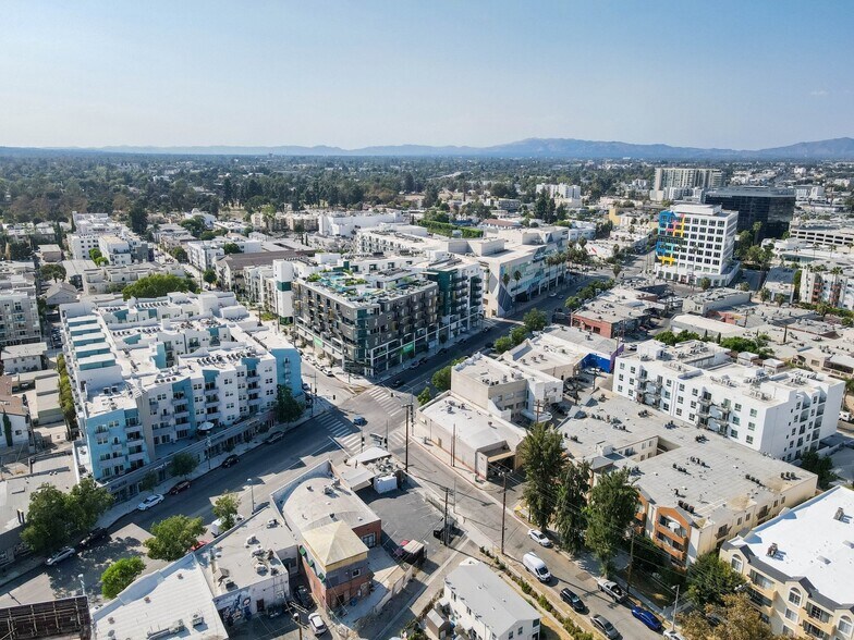 50705076 Lankershim Blvd, North Hollywood, CA 91601 Fast Food For