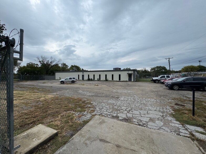 More Photos Of 3136 Danieldale Rd, Lancaster Industrial For Lease