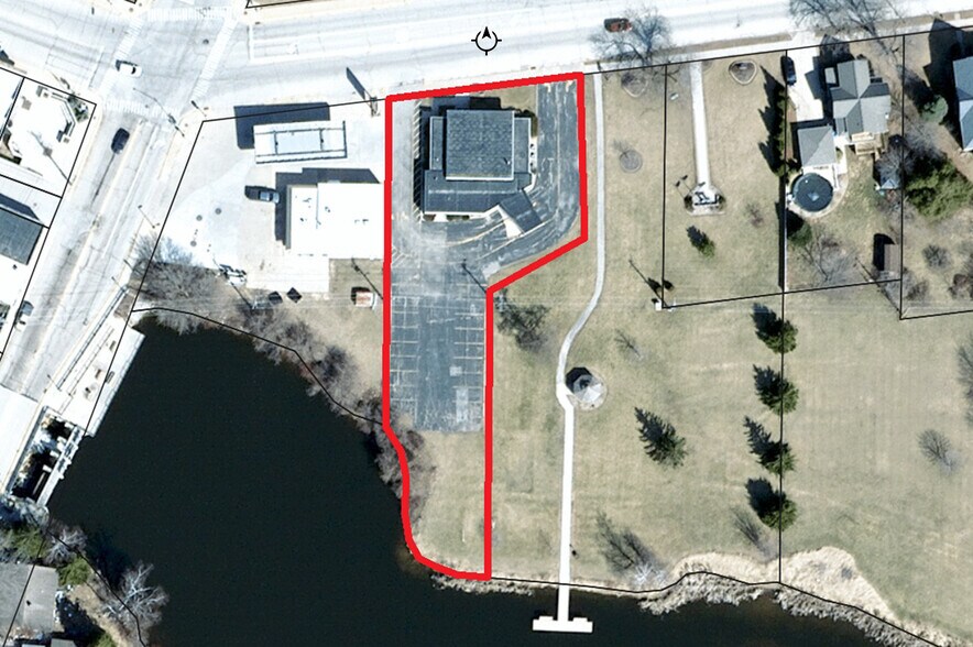 More Photos Of 132 E Main St, Hortonville Bank For Sale