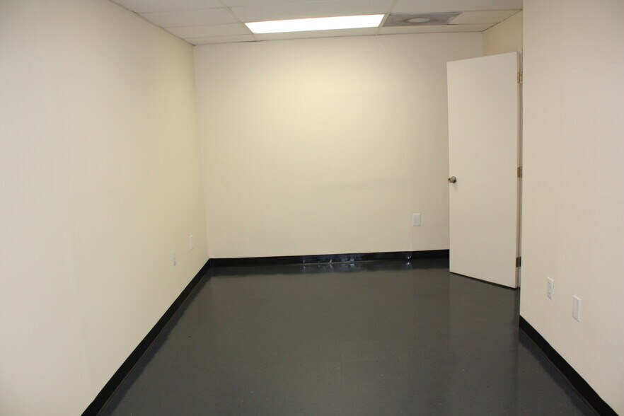 More Photos Of 1805-1815 SW 31st Ave, Pembroke Park Unknown For Lease