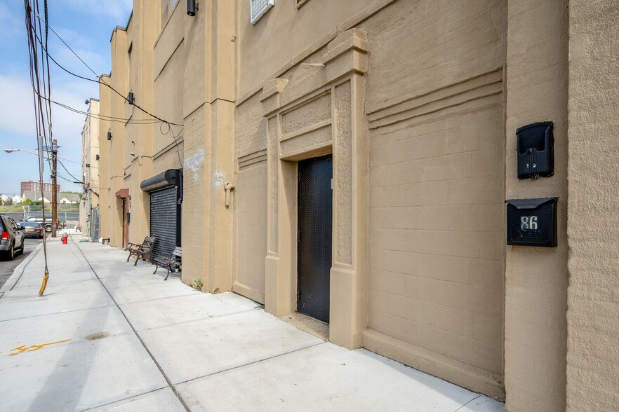 More Photos Of 86-90 Forrest St, Jersey City Warehouse For Lease