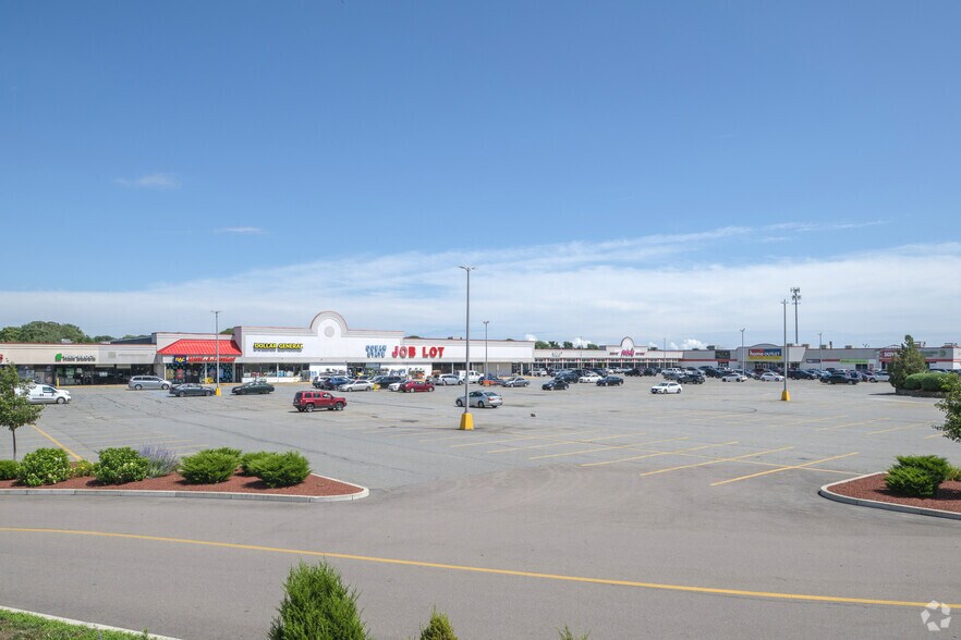 More Photos Of 1024 Kings Hwy, New Bedford Storefront For Lease