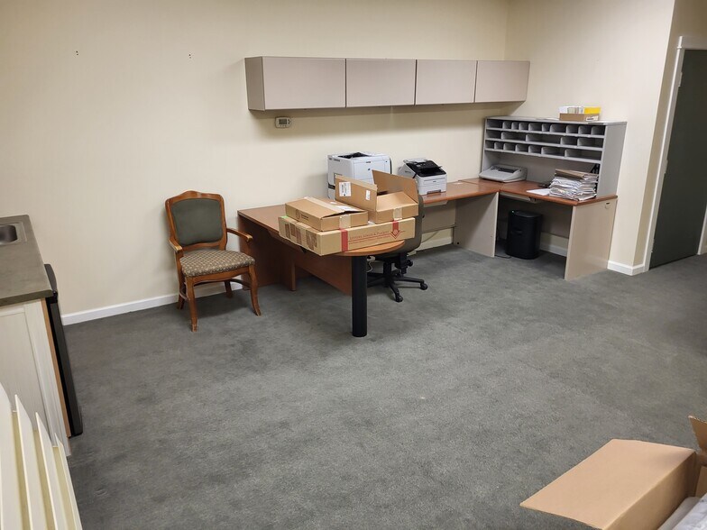 More Photos Of 1148 W Dillon Rd, Louisville Freestanding For Lease