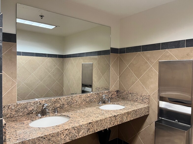 More Photos Of 2727 W Alameda Ave, Burbank Medical For Sale