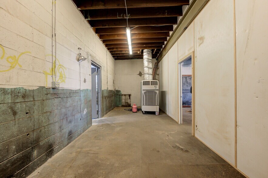 More Photos Of 1615 N Portland Ave, Oklahoma City Warehouse For Sale