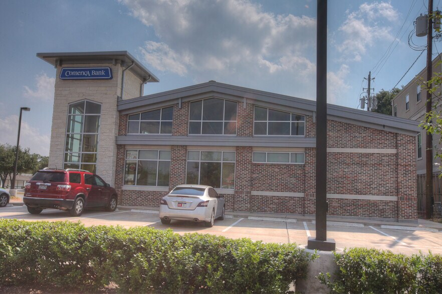 More Photos Of 2337 W Holcombe Blvd, Houston General Retail For Sale