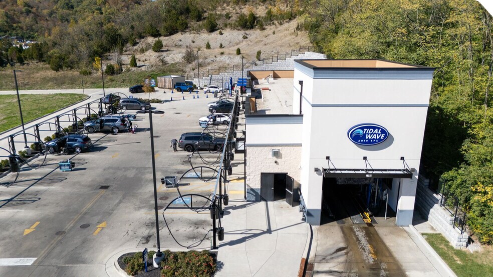 Primary Photo Of 3388 Madison, Ft Wright Carwash For Sale