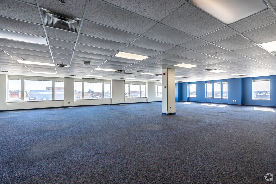 More Photos Of 11 E Church St, Marshalltown Unknown For Sale