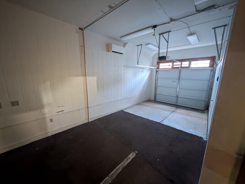 More Photos Of 894 Queen St, Honolulu Storefront Retail Office For Lease