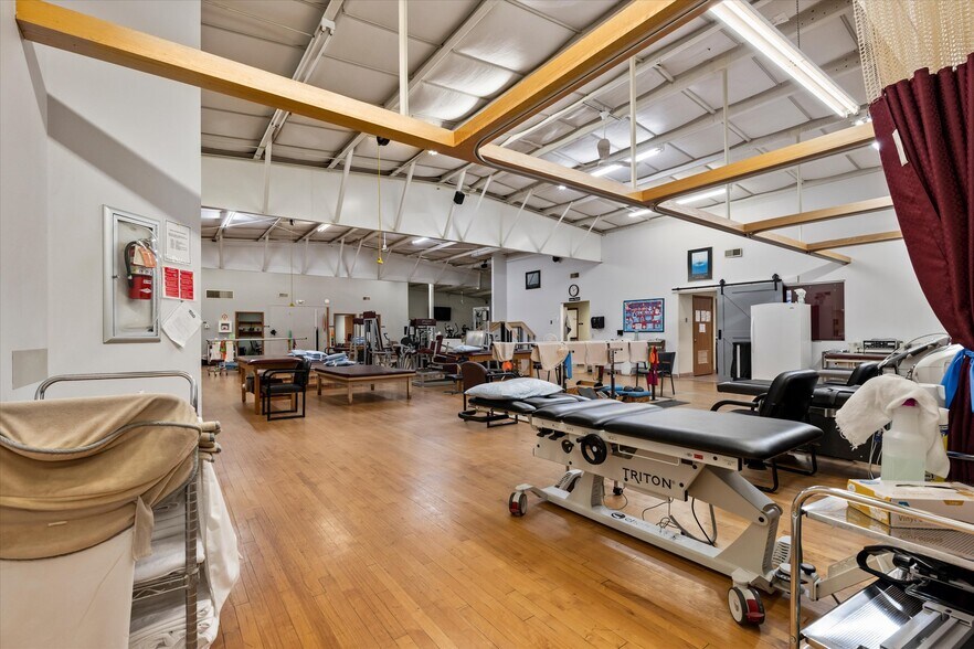 More Photos Of 18 Sportsman Dr, Clarion Medical For Lease