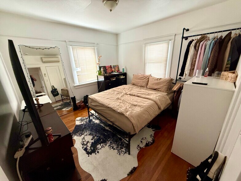 More Photos Of 2438-2446 India St, San Diego Apartments For Sale