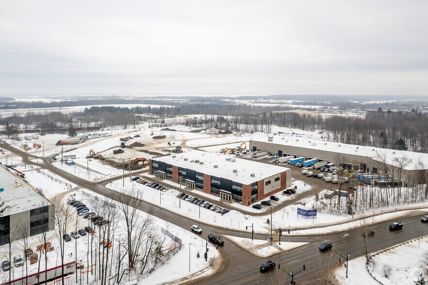 More Photos Of 100 Blvd Jean-Baptiste-Rolland O, Saint-jerome Unknown For Lease