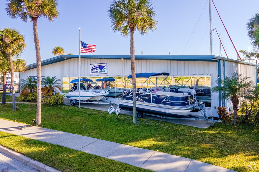 More Photos Of 419 N Washington Ave, Titusville Marina For Sale