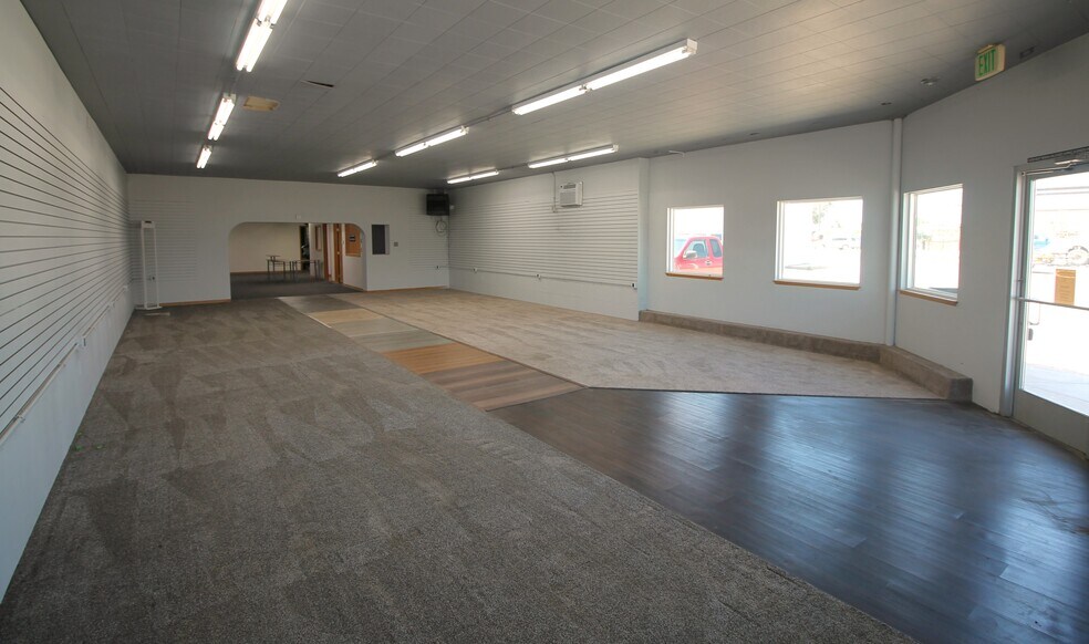 More Photos Of 805 W Main St, Sterling Auto Repair For Sale