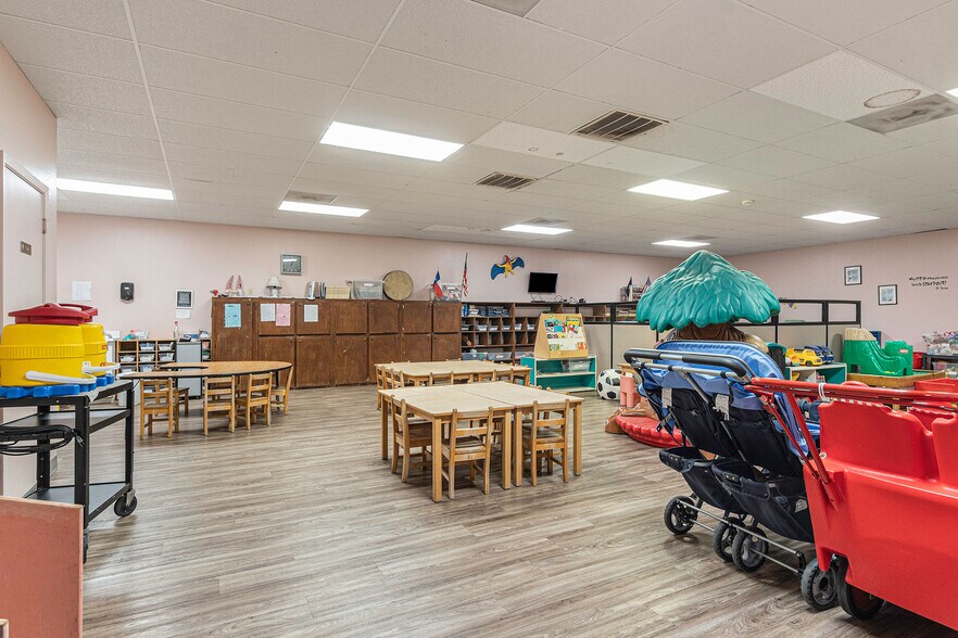 More Photos Of 18490 Kuykendahl Rd, Spring Freestanding For Sale