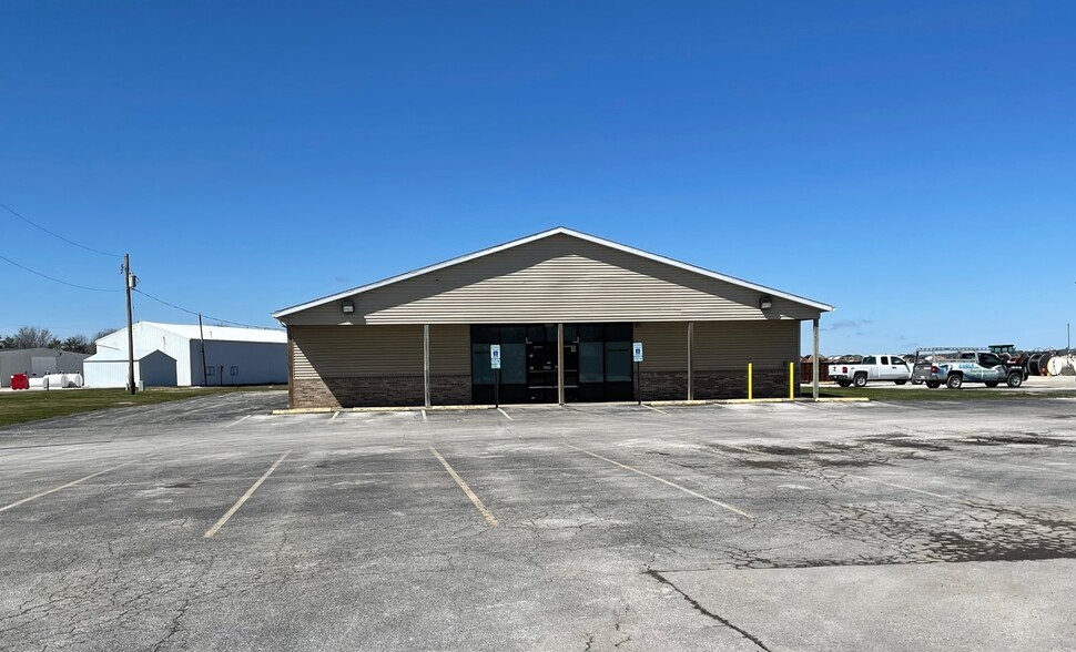 Primary Photo Of 5717 Il Route 78, Virginia Freestanding For Lease