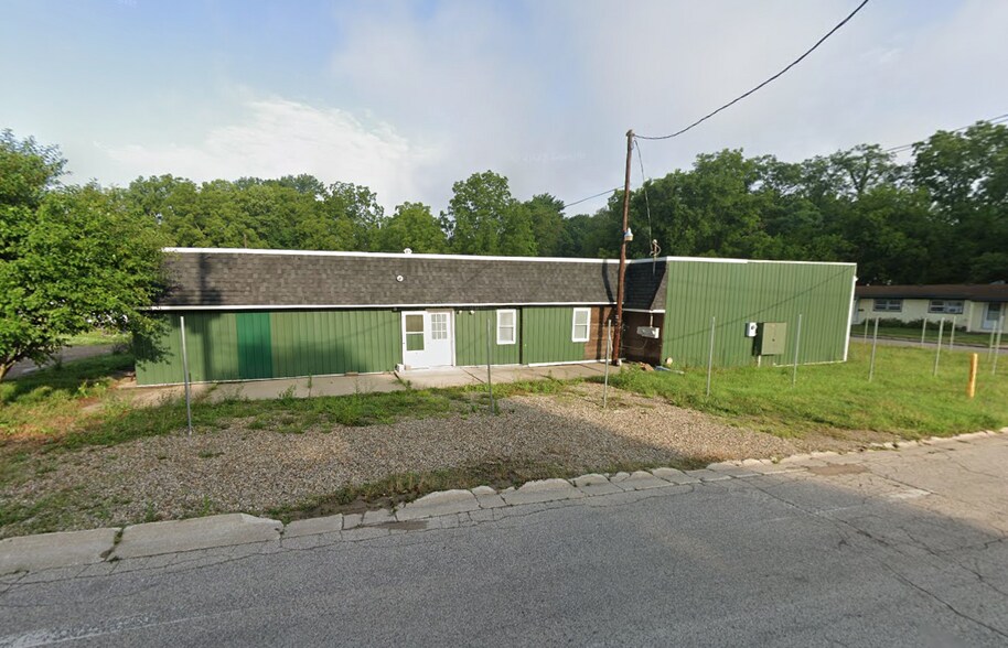 Primary Photo Of 402 S Oak St, Buchanan Unknown For Lease