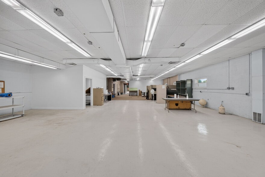 More Photos Of 234 O'Neil Blvd, Attleboro Manufacturing For Sale