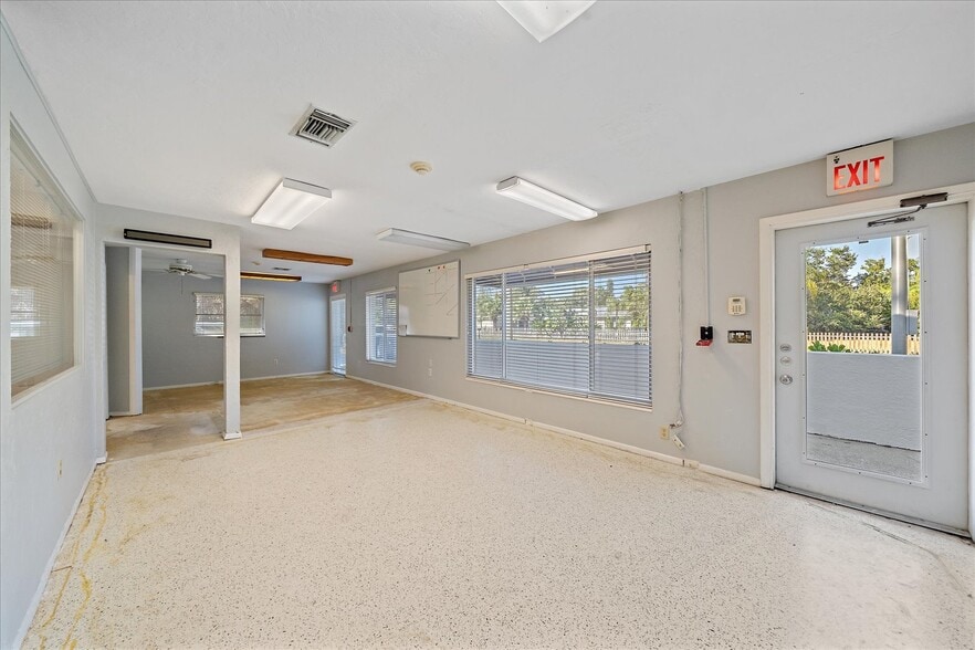 More Photos Of 4242 McIntosh Ln, Sarasota Storefront Retail Office For Sale