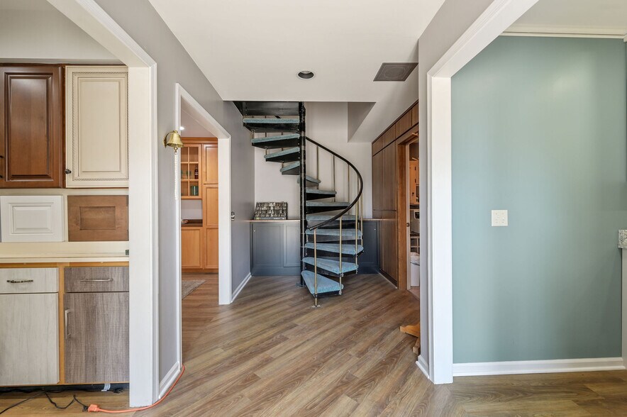 More Photos Of 9155 Campbell Ln, Bridgeville Office For Sale