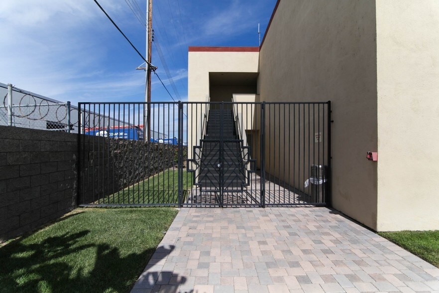 More Photos Of 1100 N Tustin Ave, Anaheim Medical For Lease