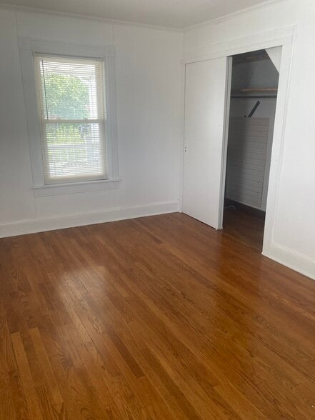 More Photos Of 46 E Somerset St, Raritan Medical For Sale