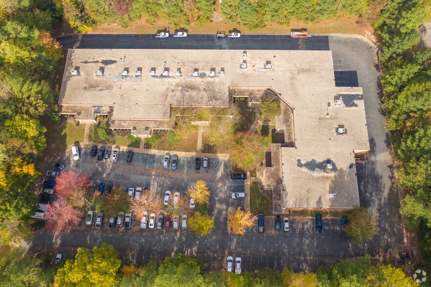 More Photos Of 309 McLaws Cir, Williamsburg Research And Development For Lease