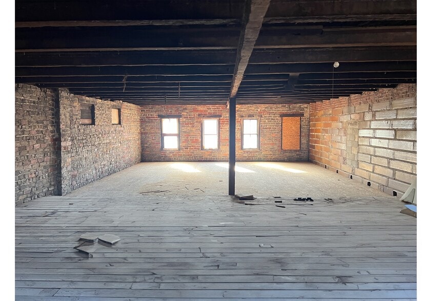 More Photos Of 1605 Broadway, Lorain Storefront Retail Residential For Sale