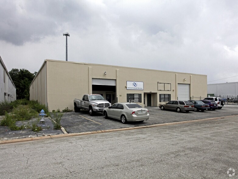 Primary Photo Of 2500 Dinneen Ave, Orlando Warehouse For Lease