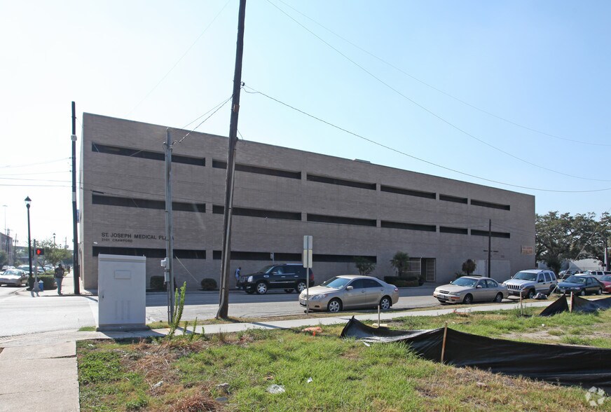 More Photos Of 2101 Crawford St, Houston Medical For Lease