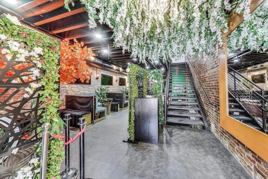 More Photos Of 1355 U St NW, Washington Restaurant For Lease