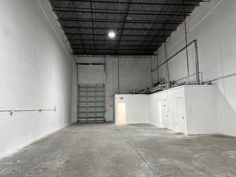 More Photos Of 2696 NW 31st Ave, Lauderdale Lakes Unknown For Lease